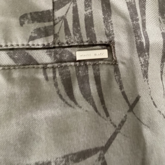 WHBM The Short   size 6 high rise printed shorts - Picture 2 of 4